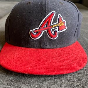 Official MLB Licensed MLB Fitted Cap. Atlanta Braves.